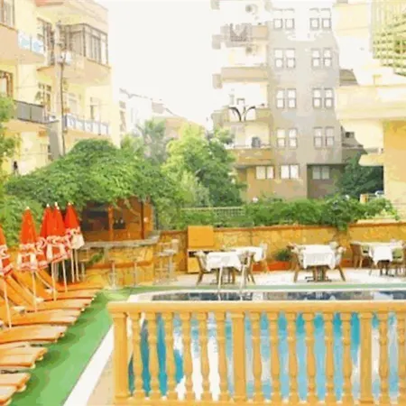 Ξενοδοχείο με διαμερίσματα Happy Homes Αλάνια